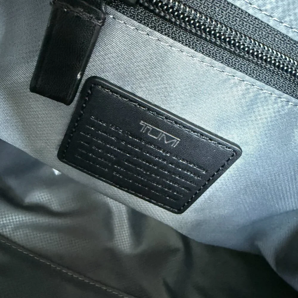 Tumi Thornbury Grey Nylon & Leather‎ Triple compartment Briefcase Bag 136350